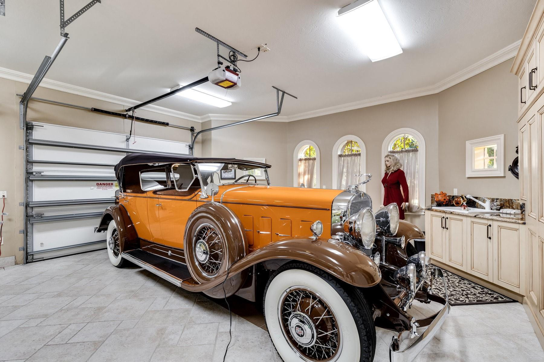 4089 Southeast Old St Lucie Boulevard Stuart, FL 34996 - Photo 83 of 99 a view of a car garage