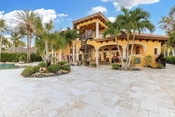 $9,950,000 | 4089 Southeast Old St Lucie Boulevard, Stuart, FL 34996