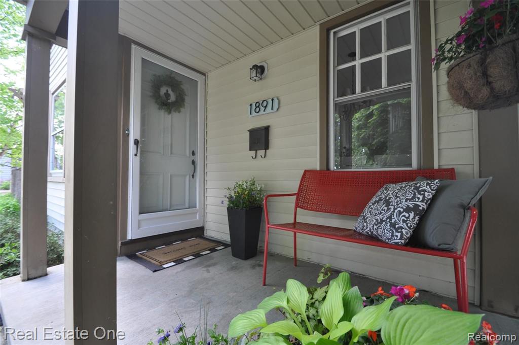 1891 Stanford Road Berkley, MI 48072 - Photo 2 of 39