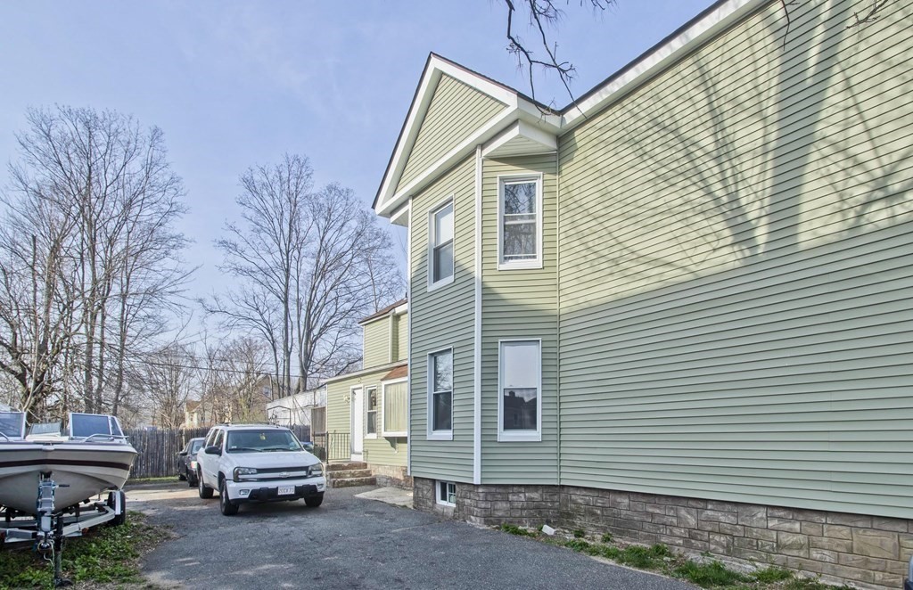 56 Florence Street Springfield, MA 01105 - Photo 3 of 19