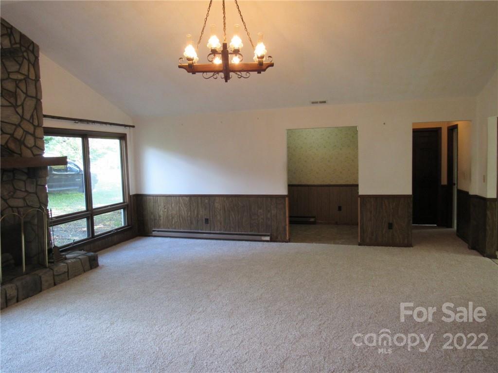 31 Ridgeline Road Clyde, NC 28721 - Photo 11 of 48 en view interior of the house