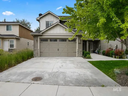 $389,900 | 2082 West Pine Avenue, Meridian, ID 83642