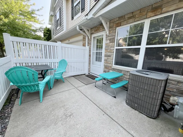 $2,299 | 15257 60th Avenue North, Plymouth, MN 55446