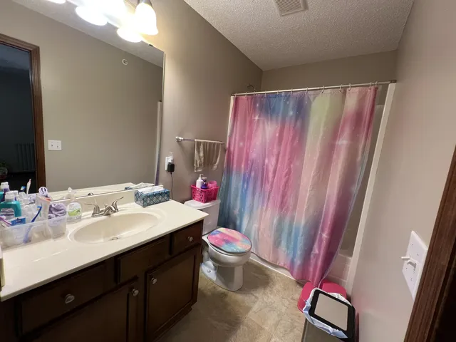 $2,299 | 15257 60th Avenue North, Plymouth, MN 55446