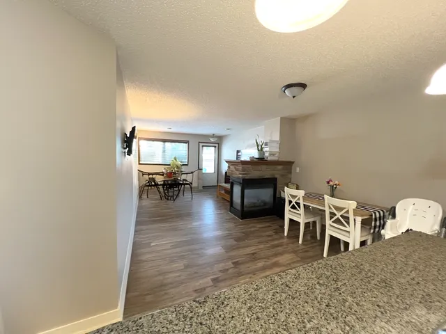 $2,299 | 15257 60th Avenue North, Plymouth, MN 55446