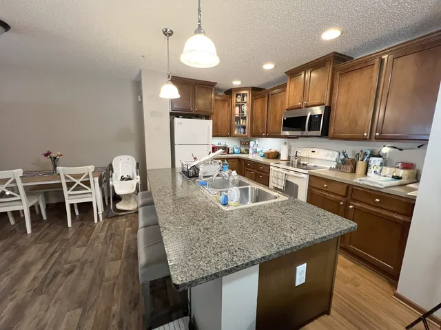 $2,299 | 15257 60th Avenue North, Plymouth, MN 55446