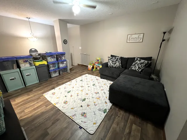 $2,299 | 15257 60th Avenue North, Plymouth, MN 55446