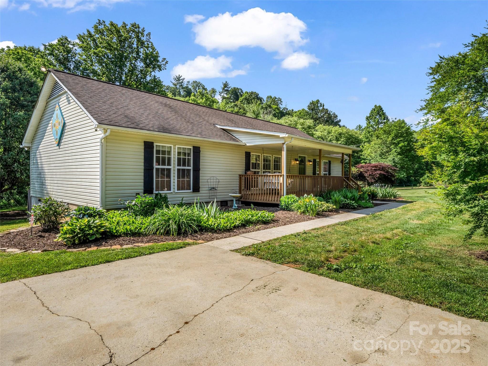 2941 Nix Creek Road Marion, NC 28752 - Photo 4 of 48 Gallery Image 4