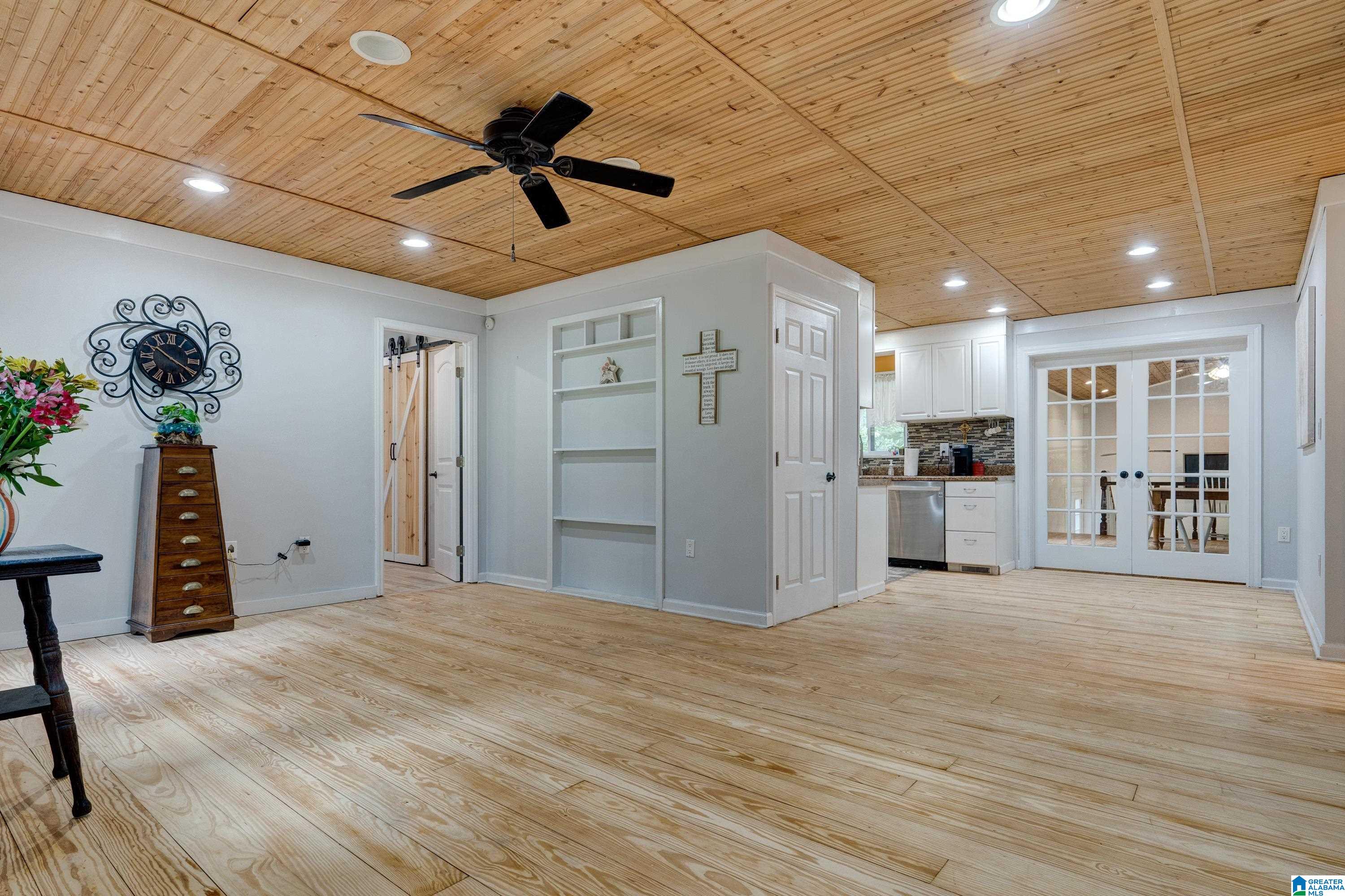 2016 Crest Lane Birmingham, AL 35226 - Photo 6 of 25