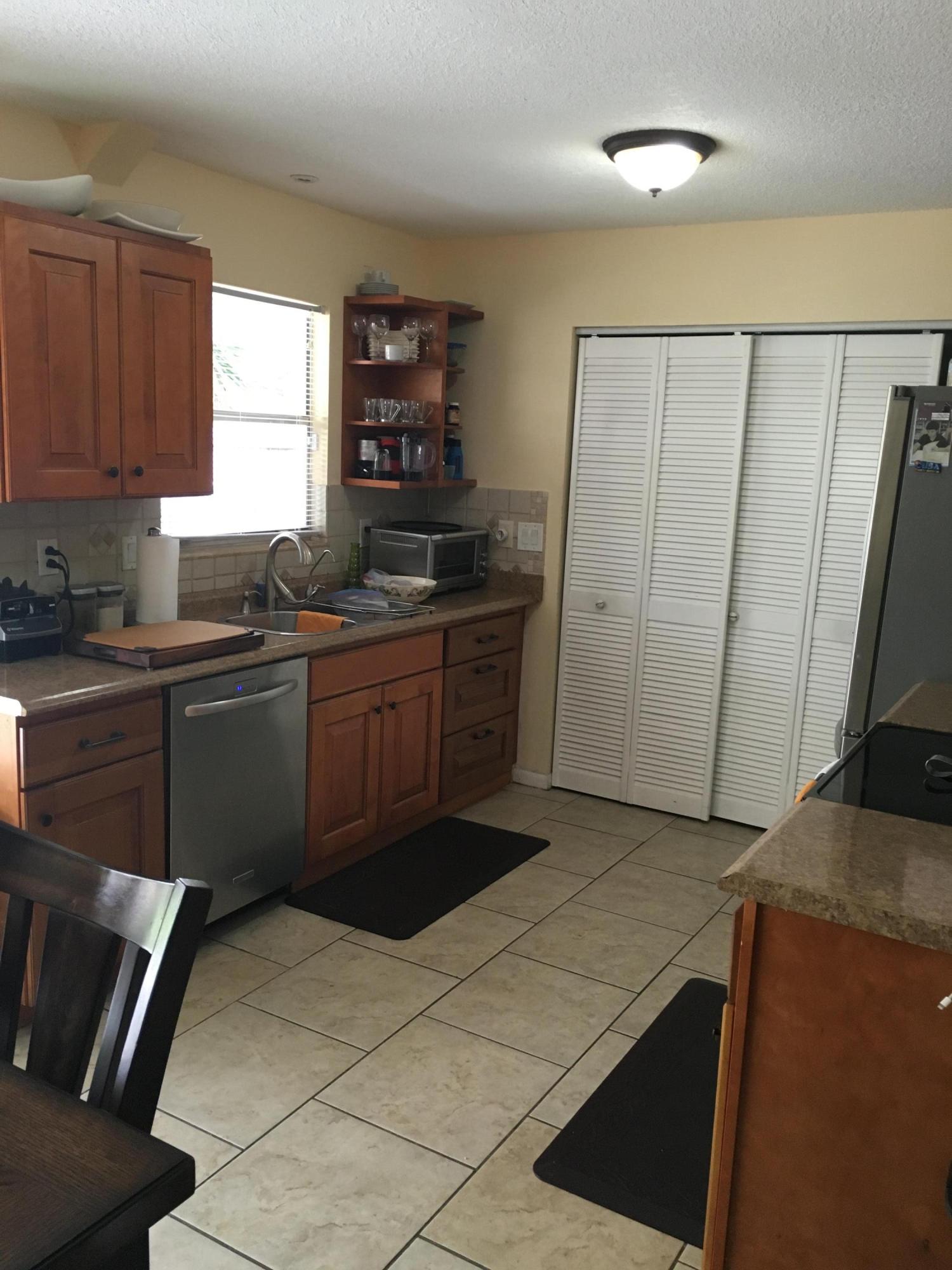 5644 Coconut Road West Palm Beach, FL 33413 - Photo 4 of 19 image