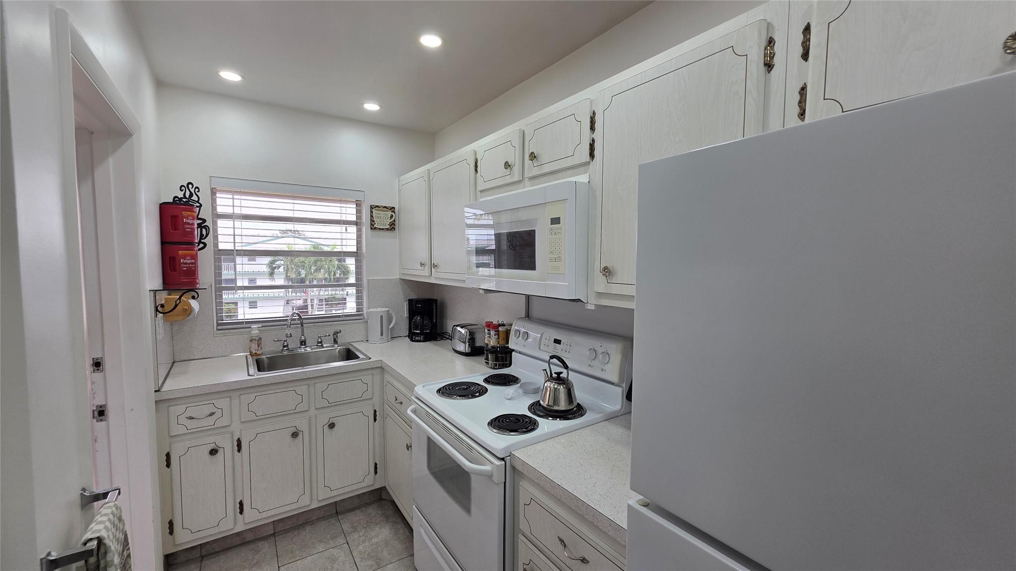 5300 Washington Street, Unit L338 Hollywood, FL 33021 - Photo 2 of 23 Photo 2