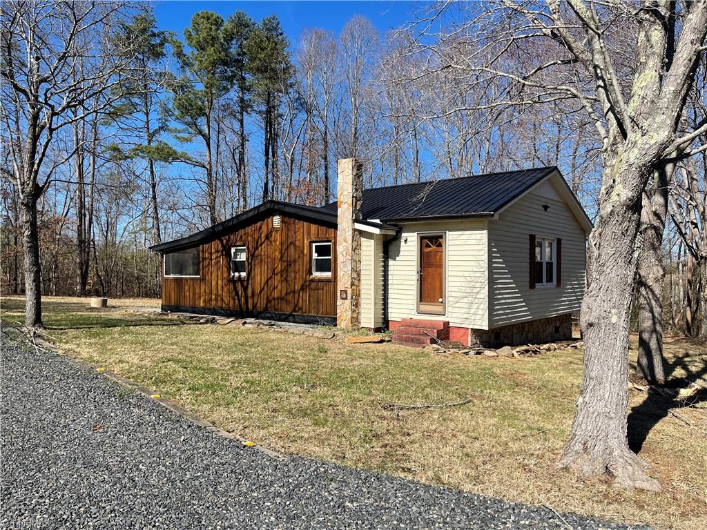 1572 McCollum Road Madison, NC 27025 - Photo 2 of 22