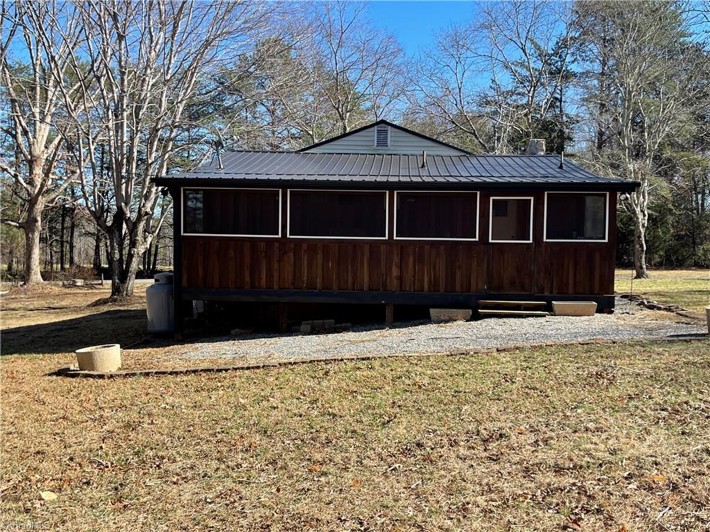 1572 McCollum Road Madison, NC 27025 - Photo 5 of 22