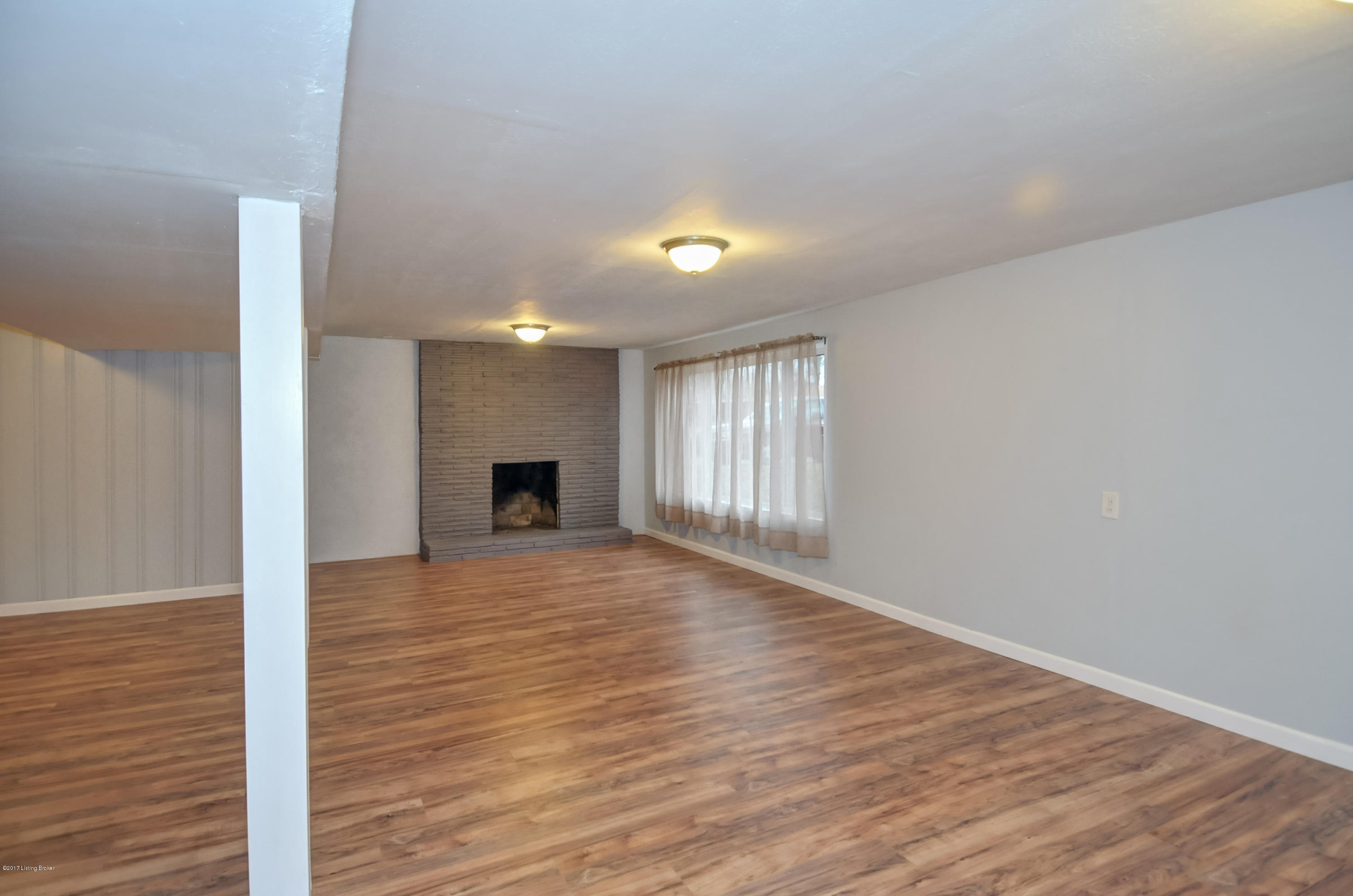 7914 Bluebonnet Road Louisville, KY 40258 - Photo 25 of 33 7419BluebonnetRd-25