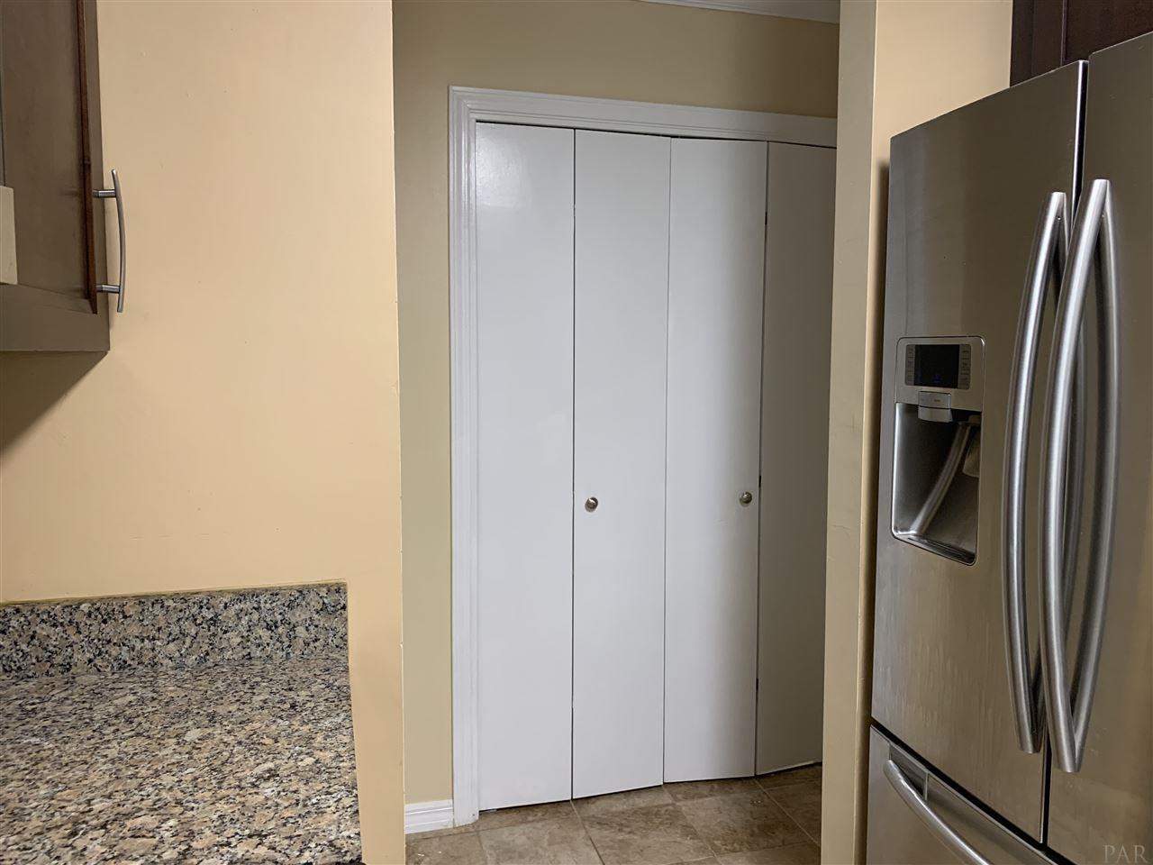 10005 Foxrun Road Pensacola, FL 32514 - Photo 9 of 29 Gallery Image 9