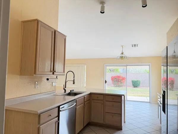 $2,450 | 7283 West Tina Lane, Glendale, AZ 85310