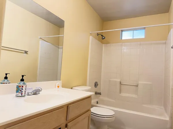 $2,450 | 7283 West Tina Lane, Glendale, AZ 85310