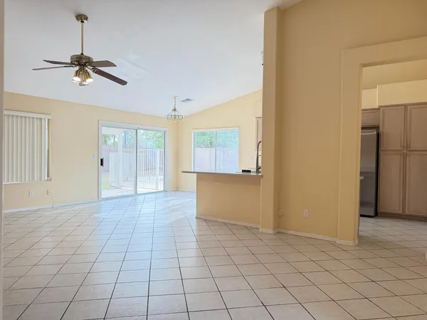 $2,450 | 7283 West Tina Lane, Glendale, AZ 85310
