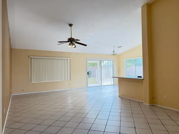 $2,450 | 7283 West Tina Lane, Glendale, AZ 85310