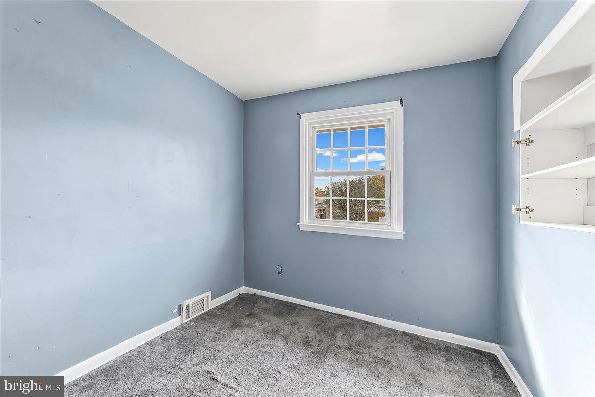 1114 Wynnbrook Road Secane, PA 19018 - Photo 13 of 33