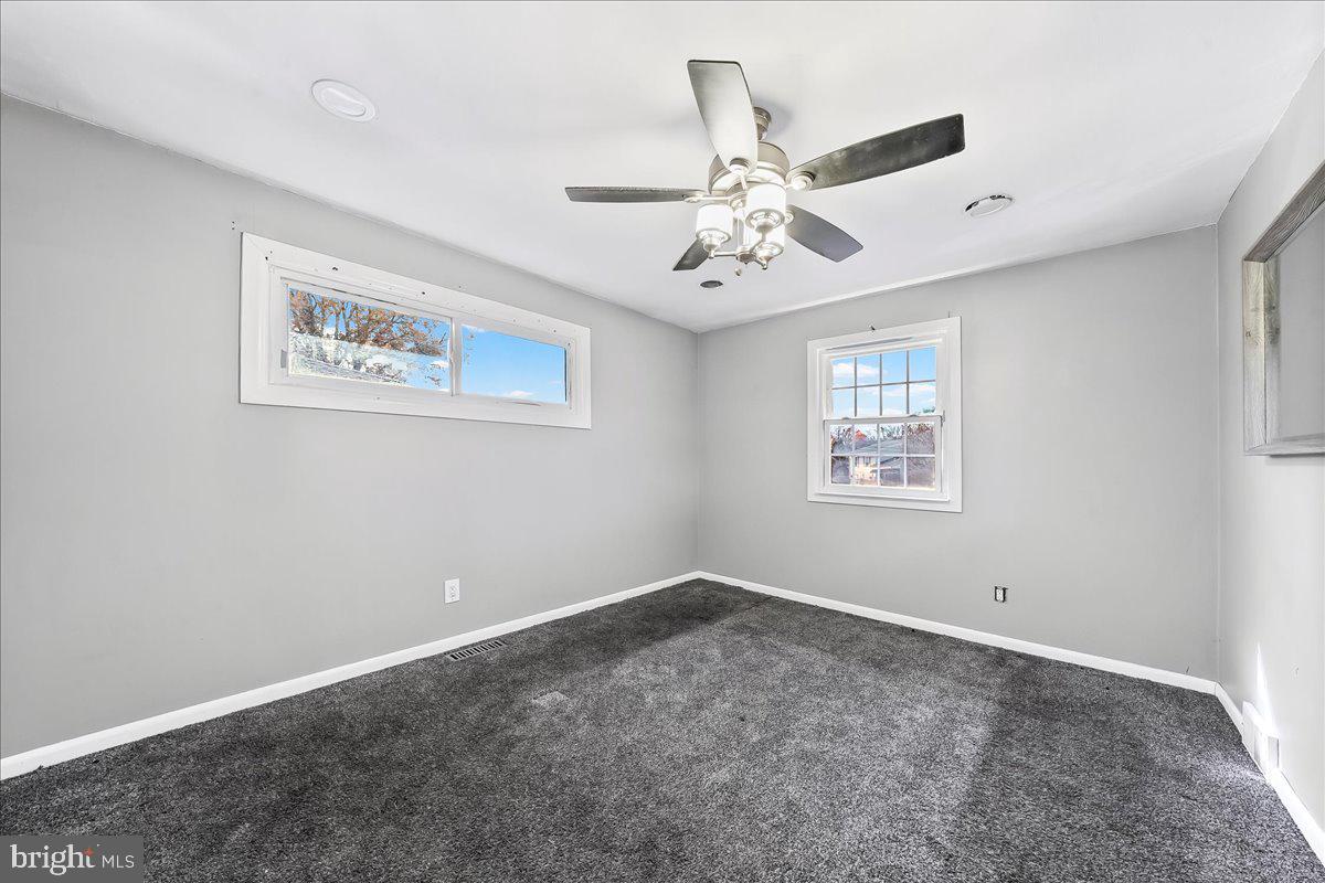 1114 Wynnbrook Road Secane, PA 19018 - Photo 15 of 33