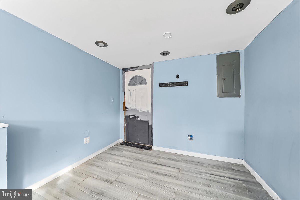 1114 Wynnbrook Road Secane, PA 19018 - Photo 21 of 33