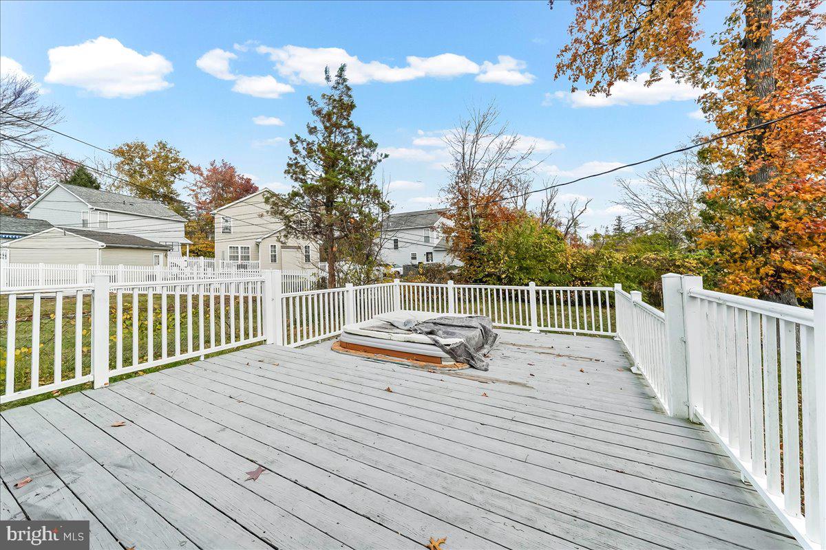 1114 Wynnbrook Road Secane, PA 19018 - Photo 24 of 33