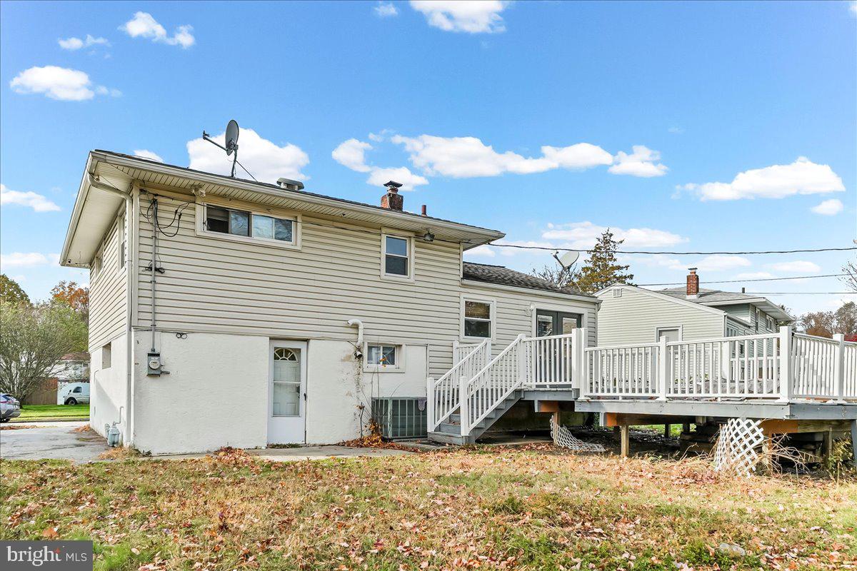 1114 Wynnbrook Road Secane, PA 19018 - Photo 26 of 33