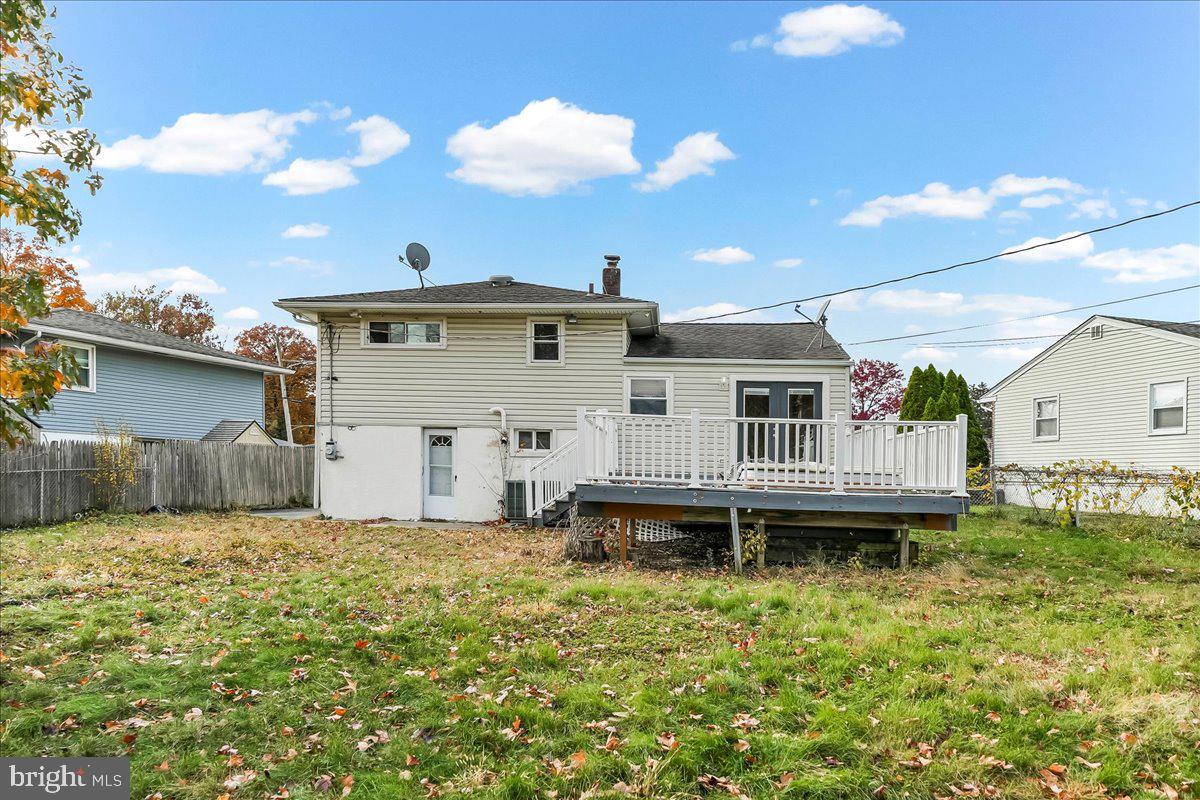 1114 Wynnbrook Road Secane, PA 19018 - Photo 27 of 33