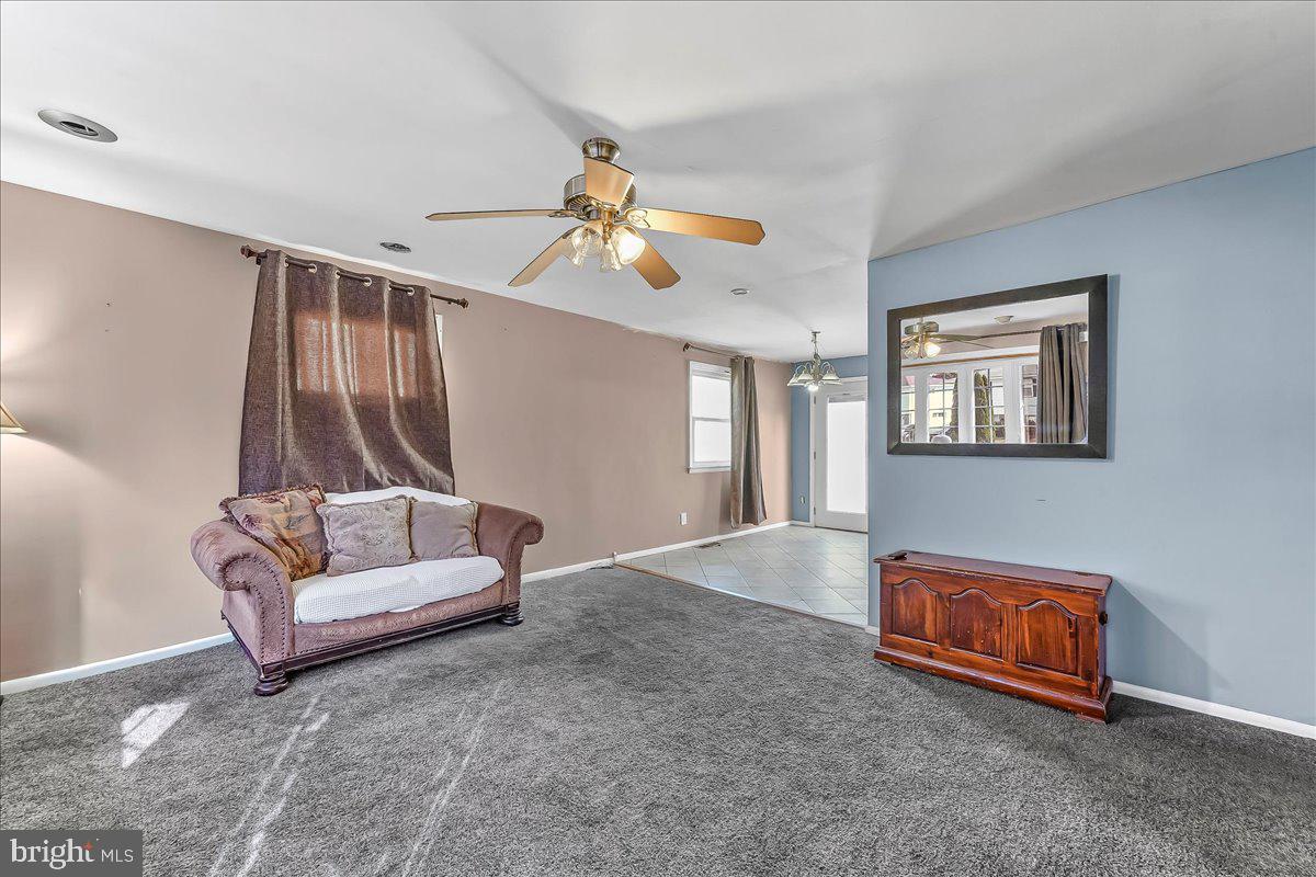 1114 Wynnbrook Road Secane, PA 19018 - Photo 4 of 33