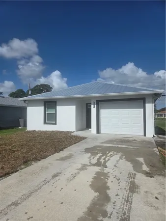 $2,000 | 1145 11th Avenue Southwest, Vero Beach, FL 32962