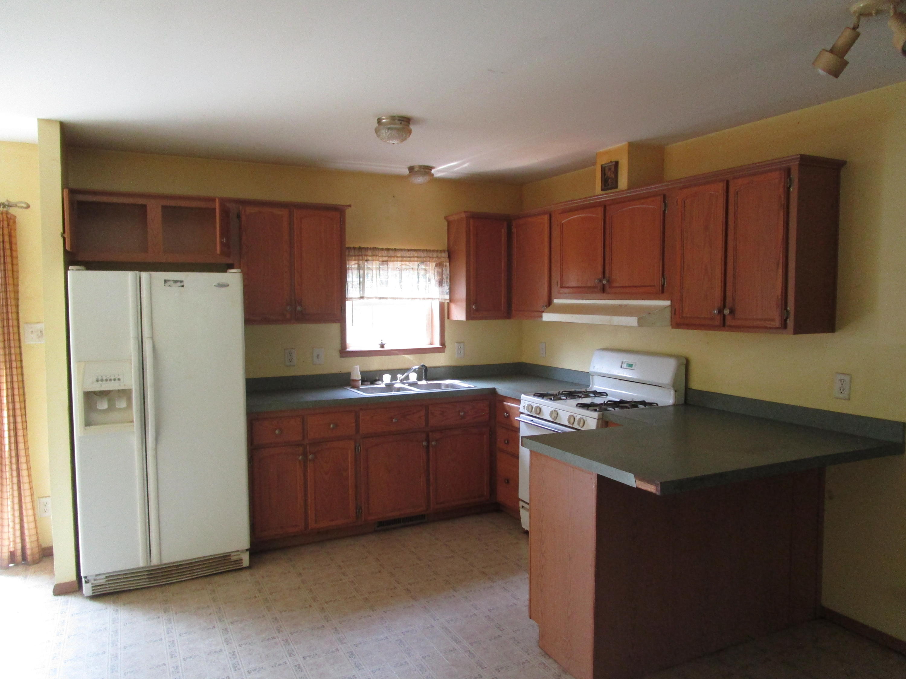 621 County Road Milford, ME 04461 - Photo 8 of 18 Kitchen