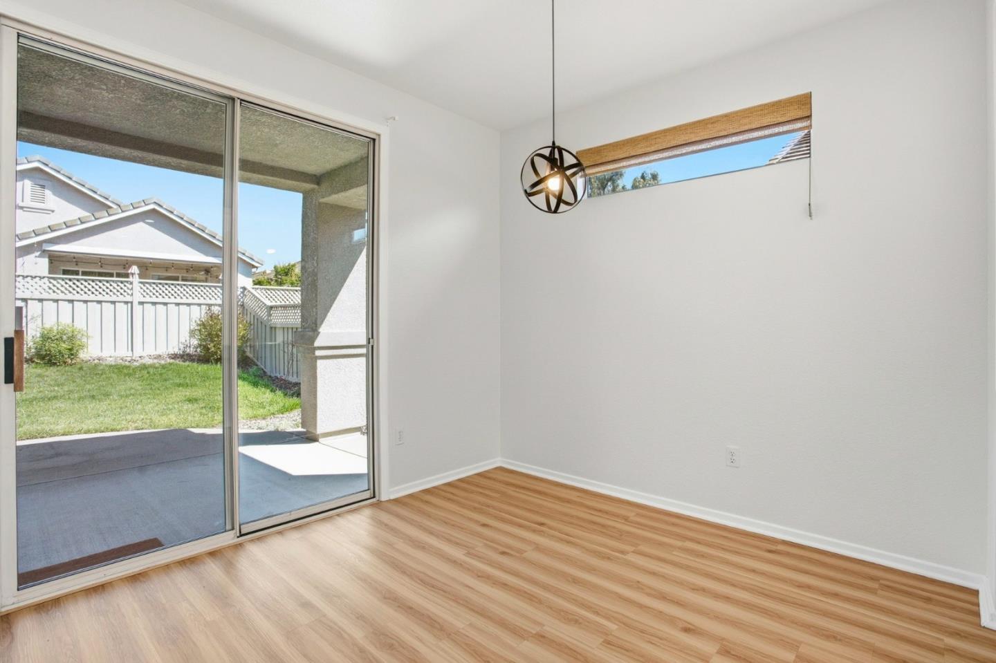 4064 Rose Creek Road Roseville, CA 95747 - Photo 13 of 33