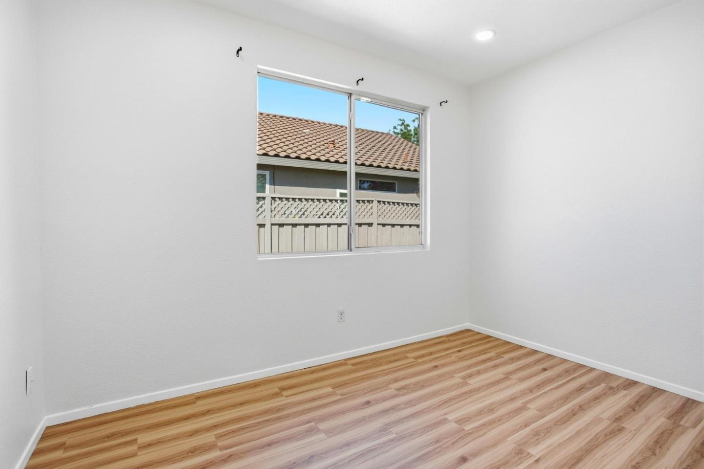 4064 Rose Creek Road Roseville, CA 95747 - Photo 17 of 33