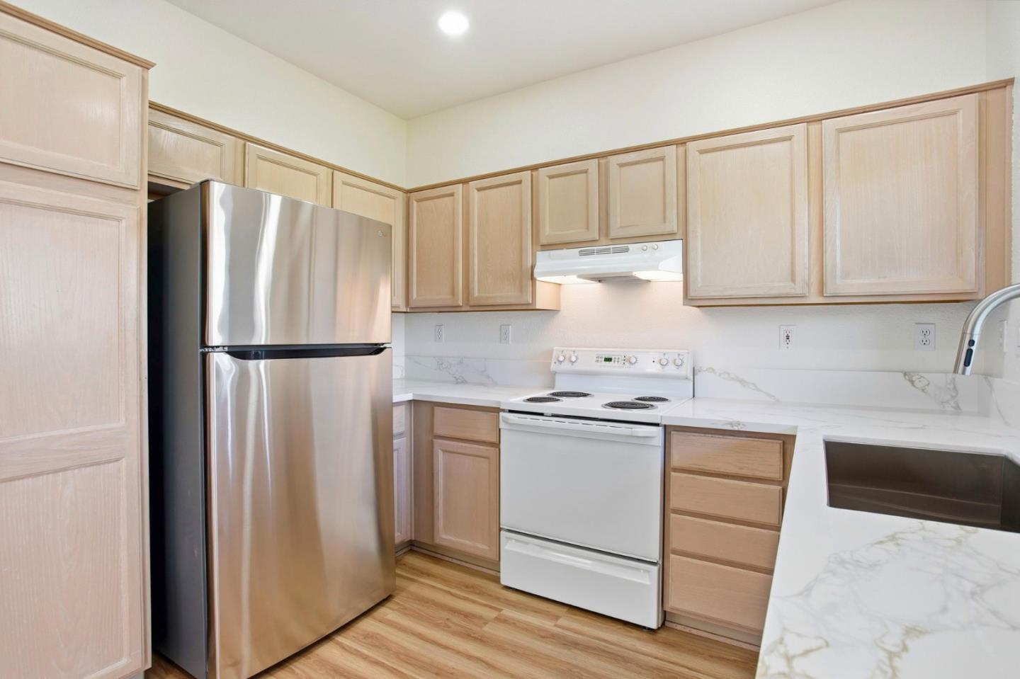 4064 Rose Creek Road Roseville, CA 95747 - Photo 10 of 33