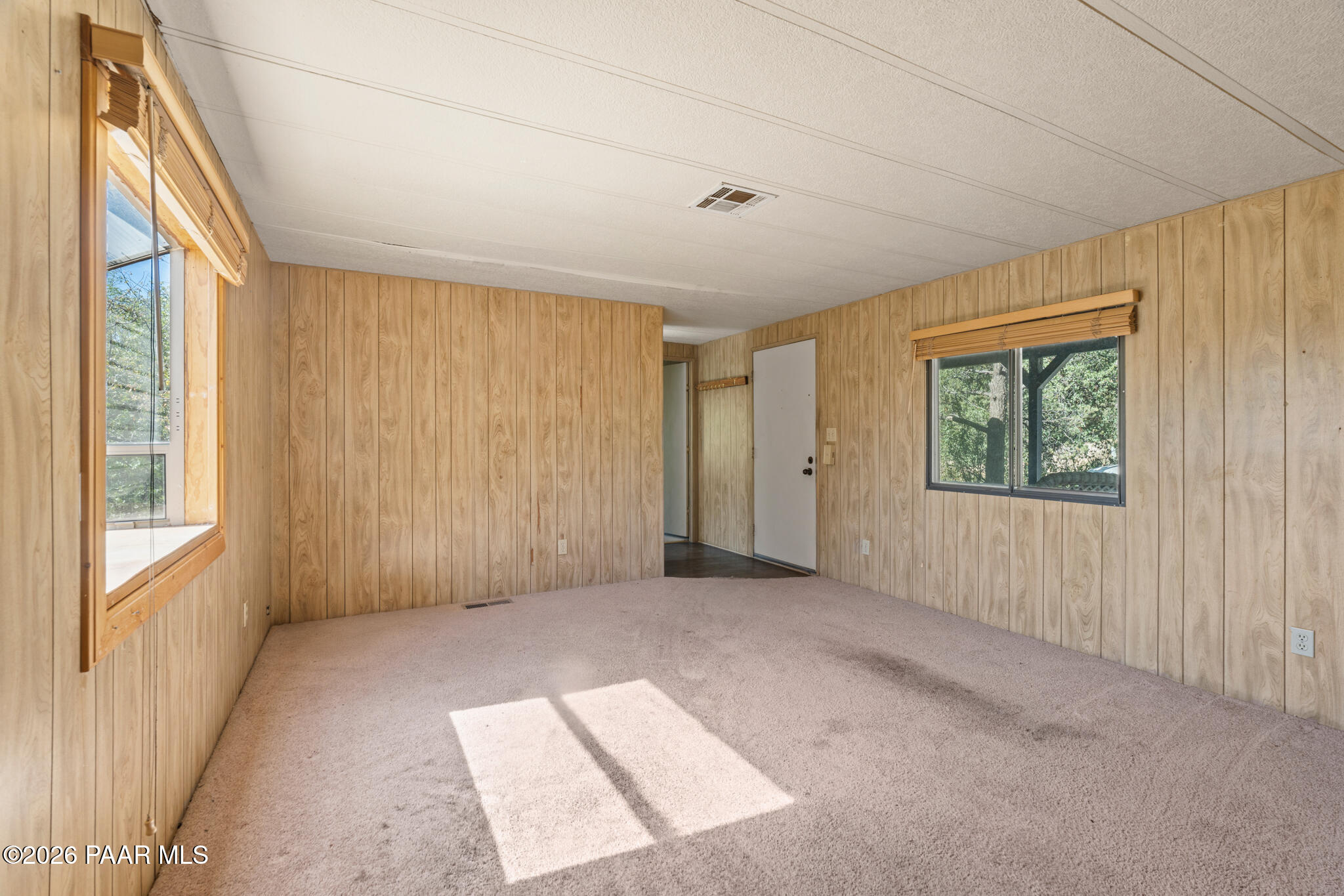 1526 Private Road Prescott, AZ 86301 - Photo 4 of 27 Living Room - 1526 Private Dr