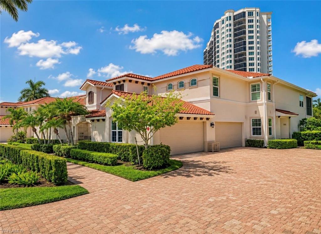 1277 Rialto Way, Unit 102 Naples, FL 34114 - Photo 4 of 34