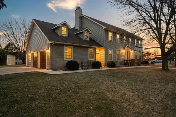 $549,900 | 800 27th Street Southwest, Austin, MN 55912