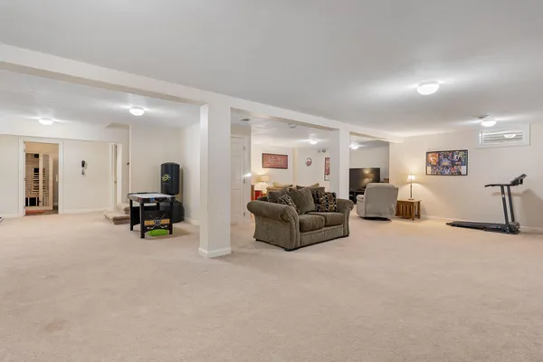 $549,900 | 800 27th Street Southwest, Austin, MN 55912