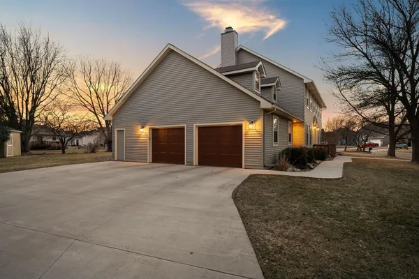$549,900 | 800 27th Street Southwest, Austin, MN 55912