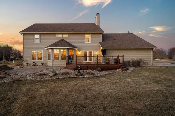 $549,900 | 800 27th Street Southwest, Austin, MN 55912