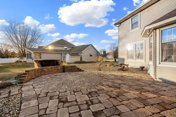 $549,900 | 800 27th Street Southwest, Austin, MN 55912