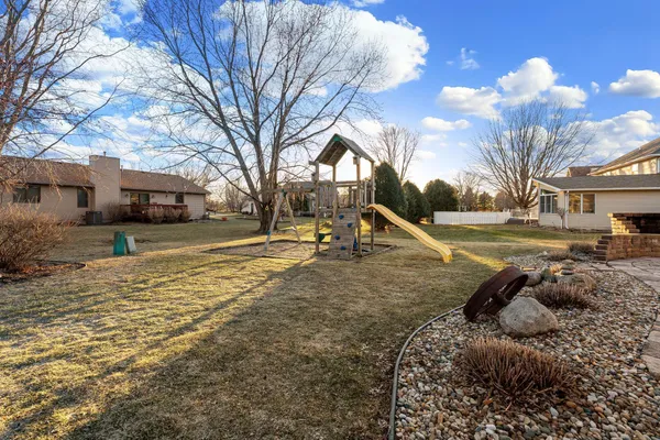 $549,900 | 800 27th Street Southwest, Austin, MN 55912