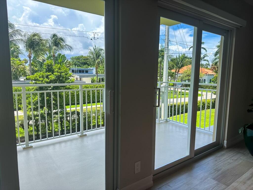 950 De Soto Road, Unit 2B Boca Raton, FL 33432 - Photo 6 of 38 IMG-5806