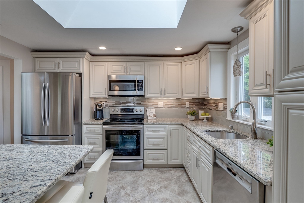 15 Margaret Road Stoneham, MA 02180 - Photo 16 of 33 Gallery Image 16