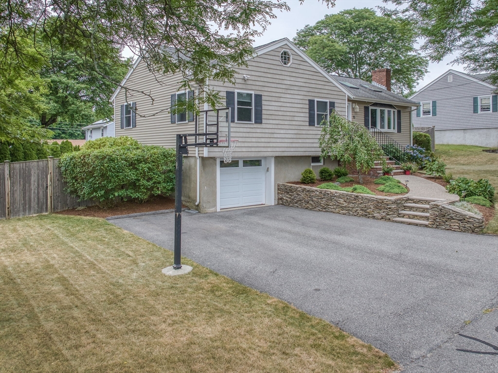 15 Margaret Road Stoneham, MA 02180 - Photo 3 of 33 Gallery Image 3