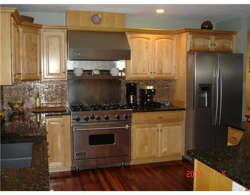 13 Stirling Way Cumberland, ME 04021 - Photo 4 of 25 Kitchen.