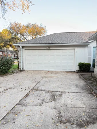 $1,800 | 15307 Pebble Lake Drive, Houston, TX 77095