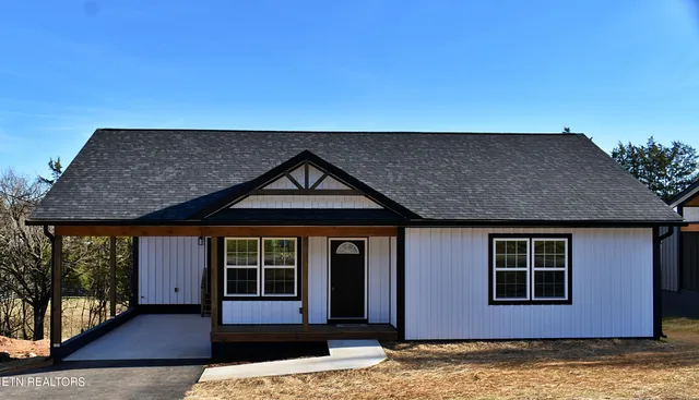 $325,000 | 176 Granby Lane, Harrogate, TN 37752