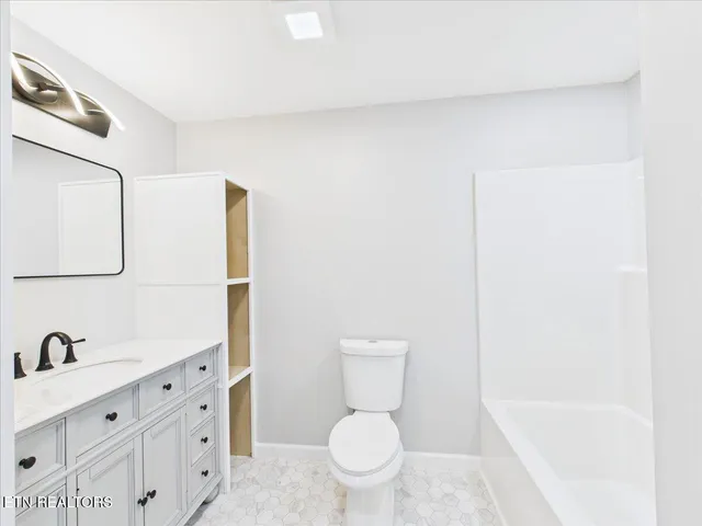 $325,000 | 176 Granby Lane, Harrogate, TN 37752